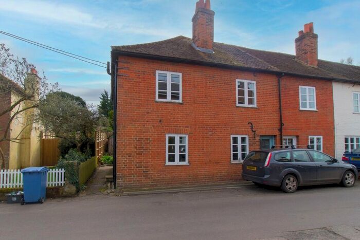 3 Bedroom Cottage To Rent In Pankridge Street, Crondall, Farnham, GU10