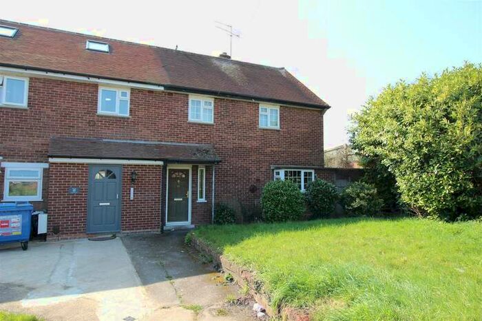 4 Bedroom Semi-Detached House To Rent In Peachey Lane, Uxbridge, UB8