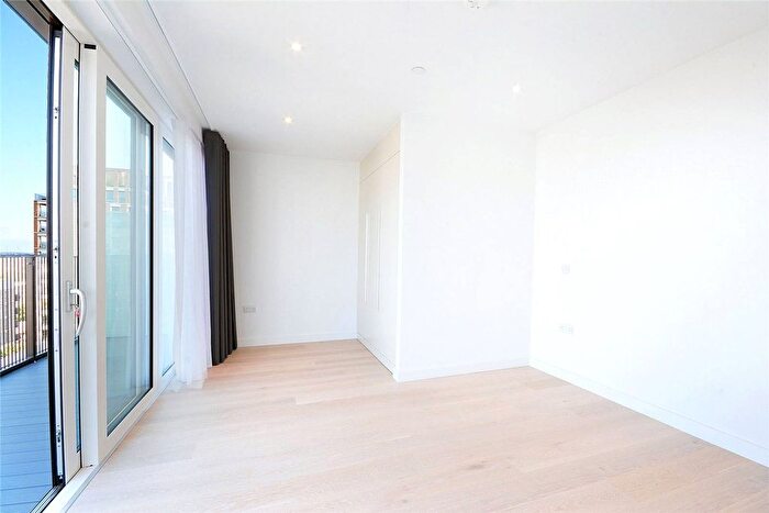 1 Bedroom Flat To Rent In Deacon Road, Elephant And Castle, London, SE17