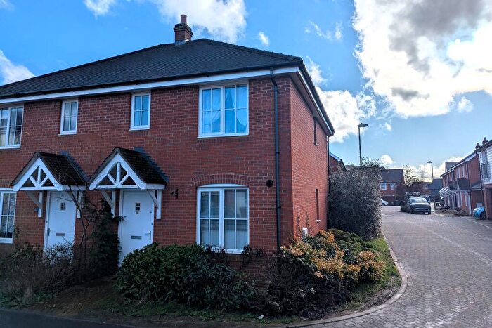 3 Bedroom Semi Detached House To Rent In Romsey Withers Road Unfurnished, SO51