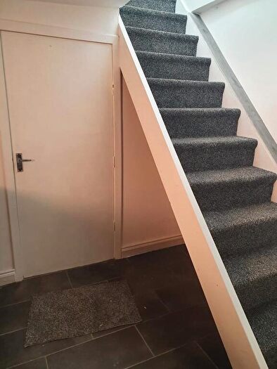 3 Bedroom Flat To Rent In Waterloo Road, Smethwick, Birmingham, West Midlands, B66