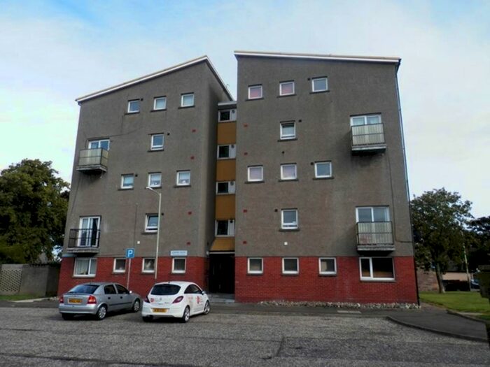 2 Bedroom Flat To Rent In Tulloch Terrace, Perth, PH1