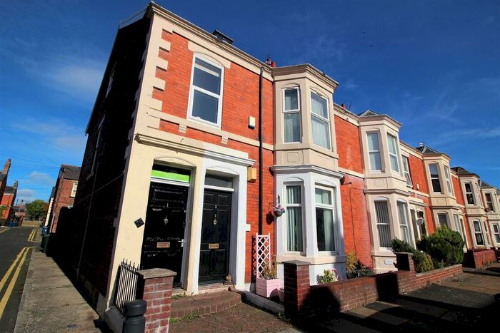 6 Bedroom Maisonette To Rent In Holmwood Grove, Jesmond, Newcastle Upon Tyne, NE2