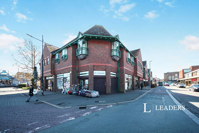 House To Rent In Queensway Parade, Dunstable, Bedfordshire, LU5