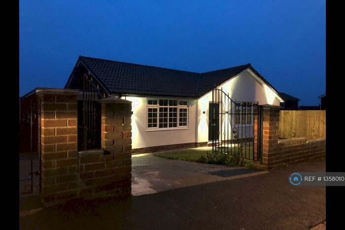 2 Bedroom Bungalow To Rent In Hanover Drive, Blaydon-On-Tyne, NE21