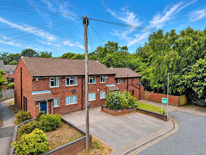 2 Bedroom Apartment For Sale In Kingfisher Way, Alwoodley, Leeds, LS17