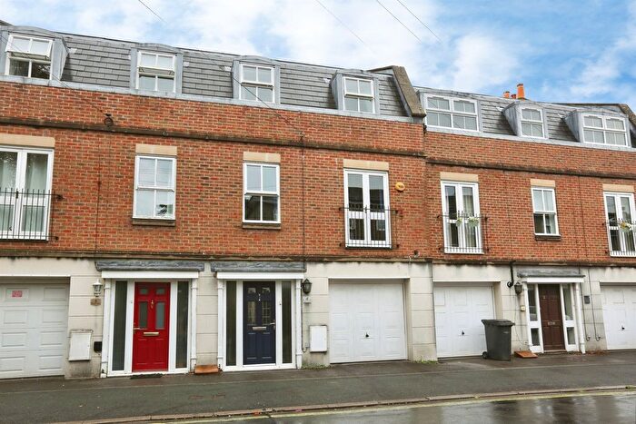 2 Bedroom Property For Sale In Gwessin Terrace, Gosport, PO12