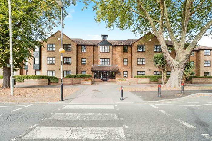 1 Bedroom Retirement Property For Sale In Cromwell Lodge, Longbridge Road, Ilford., IG11