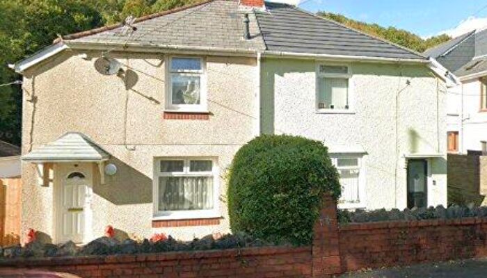 3 Bedroom Semi-Detached House For Sale In Ynysygerwn Avenue, Aberdulais, Neath, SA10