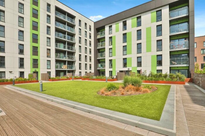 2 Bedroom Flat To Rent In Geoffrey Watling Way, Norwich, NR1