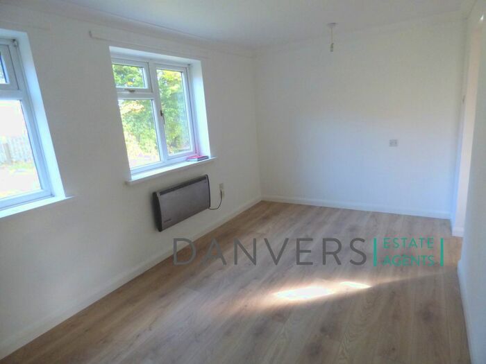 1 Bedroom Flat To Rent In Longhurst Close, Leicester, LE4