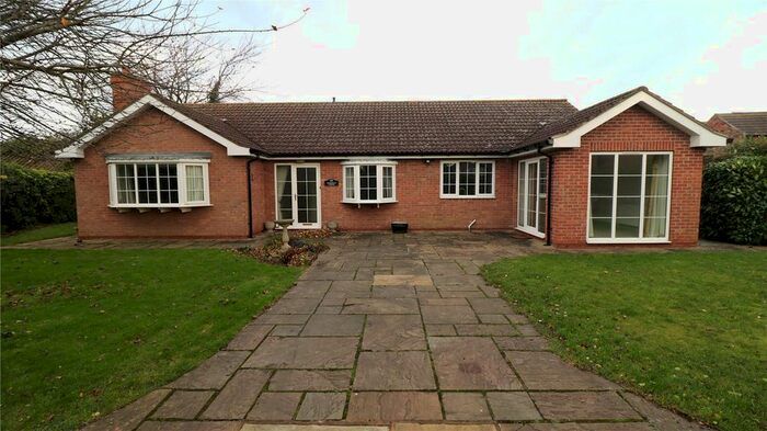 3 Bedroom Bungalow To Rent In South Street, West Butterwick, Scunthorpe, North Lincolnshire, DN17