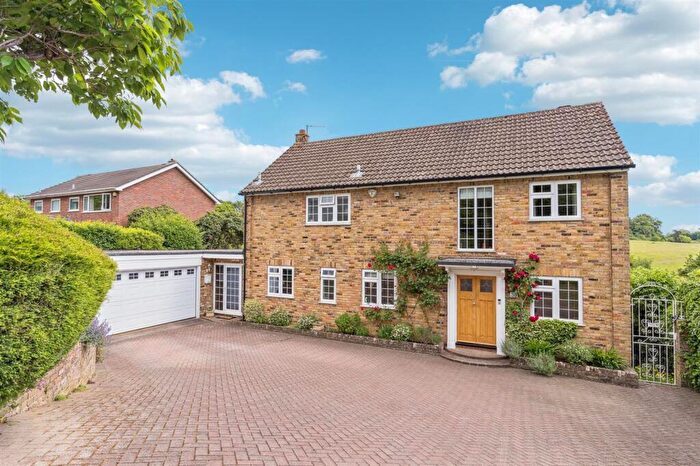 4 Bedroom Detached House For Sale In Silverthorn Drive, Hemel Hempstead, HP3