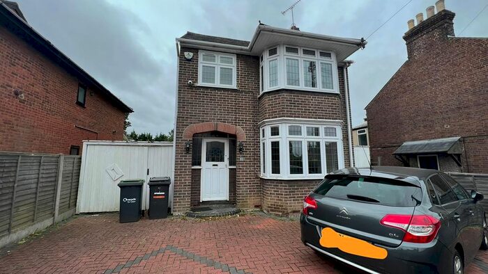 3 Bedroom Detached House To Rent In Marsh Road, Leagrave, Luton, LU3
