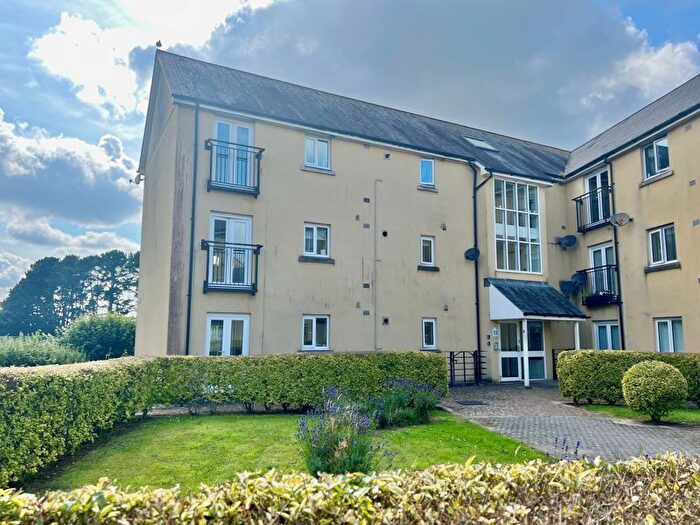 2 Bedroom Flat For Sale In Tovey Crescent, Plymouth, PL5