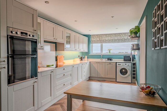 4 Bedroom Detached House For Sale In Burtree Avenue, Skelton, York, YO30