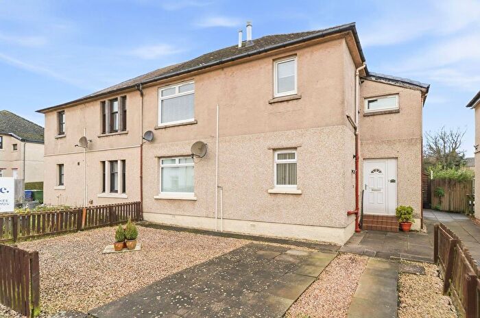 2 Bedroom Flat For Sale In Dollar Avenue, Falkirk, FK2