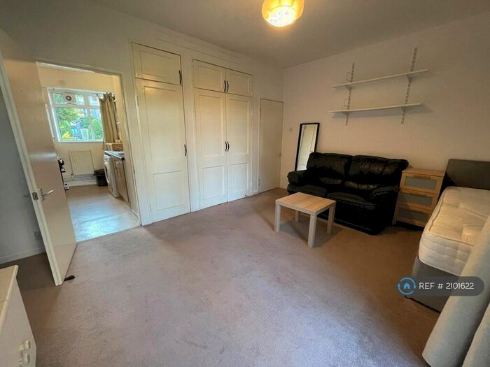 Studio To Rent In St Pancras Way, London, NW1