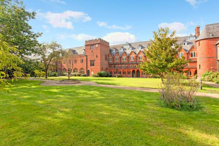 1 Bedroom Flat To Rent In Hatch Lane Windsor, SL4