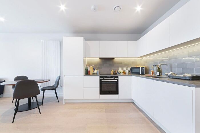 1 Bedroom Flat For Sale In Bonnet Street, London, E16