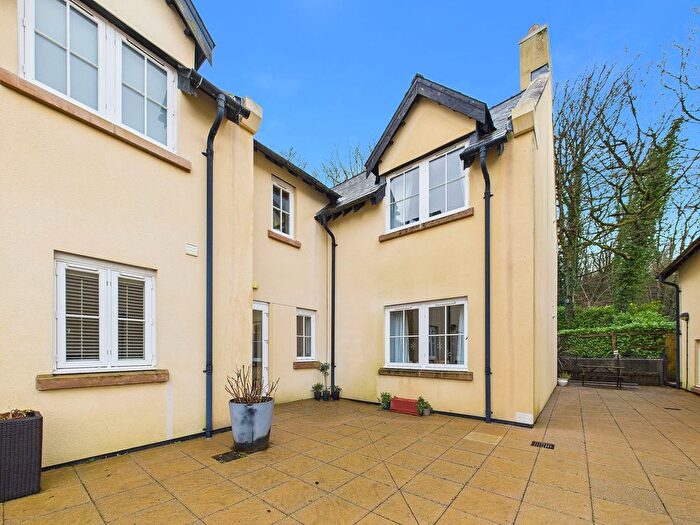 2 Bedroom Flat For Sale In St. Brides Hill, Saundersfoot, SA69