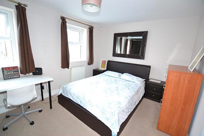 5 Bedroom End Of Terrace House To Rent In Jamaica Street, Whitechapel, London, E1
