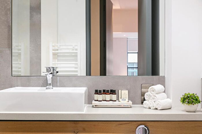 2 Bedroom Property To Rent In Clink Street, London, SE1