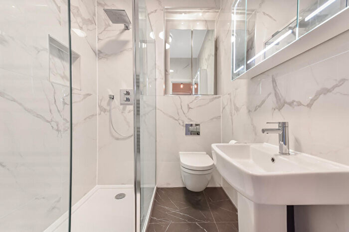 1 Bedroom Flat For Sale In Colvestone Crescent, London, Dalston, E8