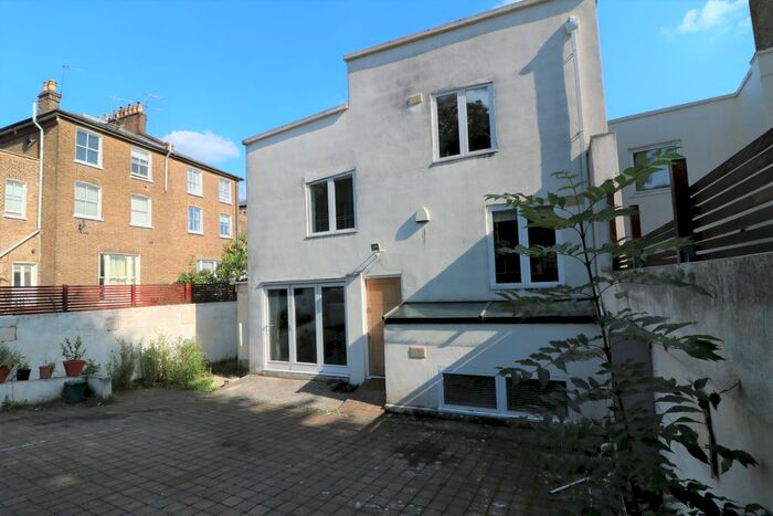 4 Bedroom Flat To Rent In Hartham Road, Hillmarton Conservation Area/ Caledonian Road, N7