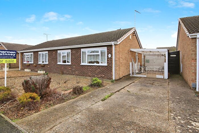 2 Bedroom Semi-detached Bungalow For Sale In Curlew Close, Whittlesey, Peterborough, PE7