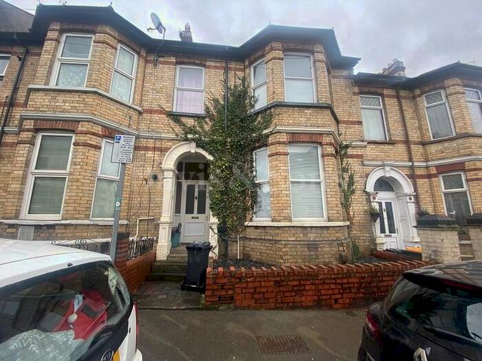 3 Bedroom Terraced House To Rent In York Place, Newport, S Wales . NP20