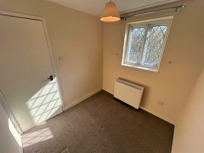 2 Bedroom Apartment To Rent In Foxdale Drive, Brierley Hill, West Midlands, DY5