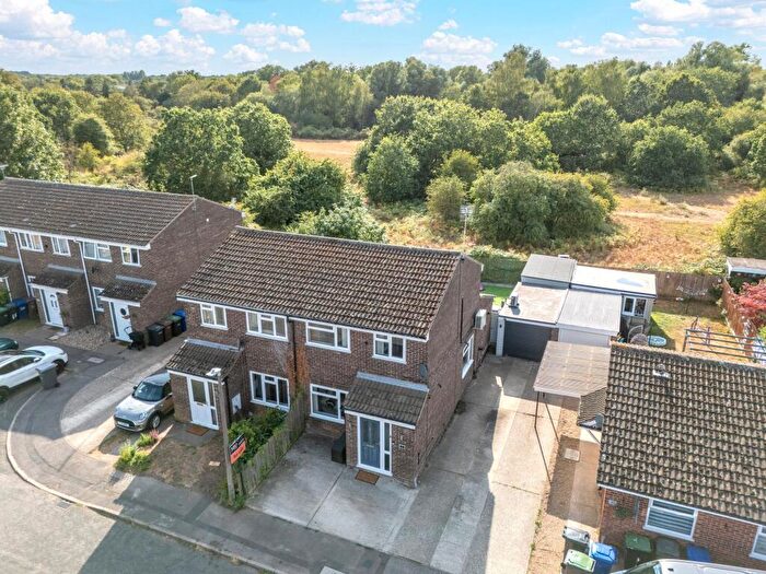 3 Bedroom Semi-Detached House For Sale In Carnation Way, Red Lodge, IP28