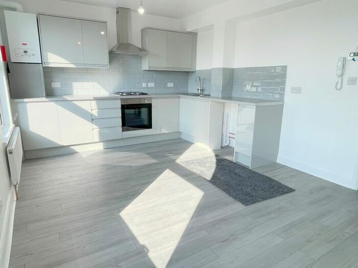 3 Bedroom Maisonette To Rent In Powerscroft Road, London, E5