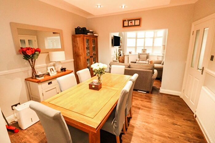 3 Bedroom Terraced House For Sale In Rectory Road, Little Thurrock, Grays, RM17