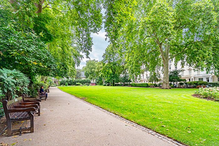 2 Bedroom Flat For Sale In St. Georges Square, London, SW1V