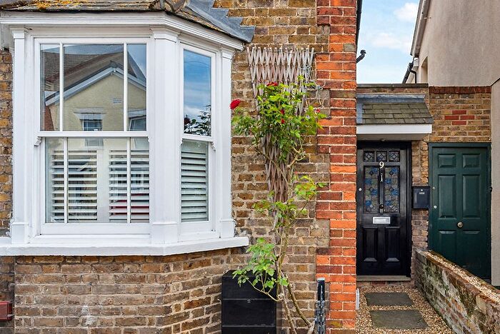 4 Bedroom Semi Detached House For Sale In Richmond Road, Staines-Upon-Thames, TW18