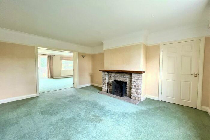 3 Bedroom Semi-Detached House For Sale In Wood Lane West, Adlington, Macclesfield, SK10