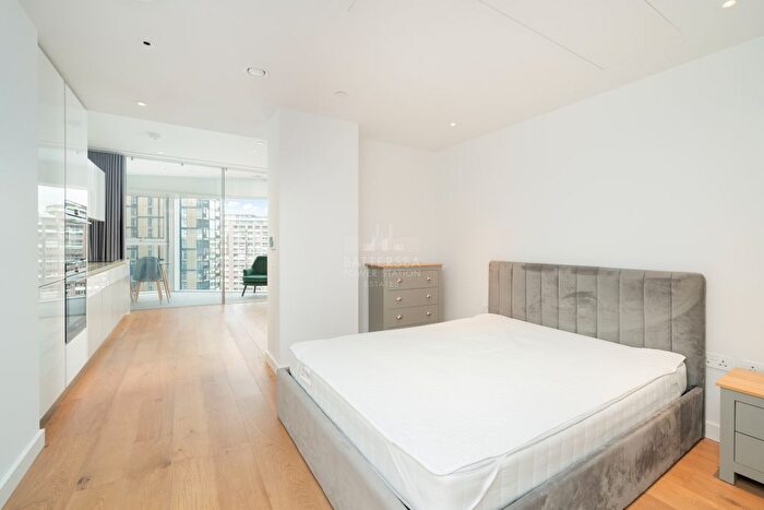 Studio To Rent In L-, Electric Boulevard, Battersea, SW11