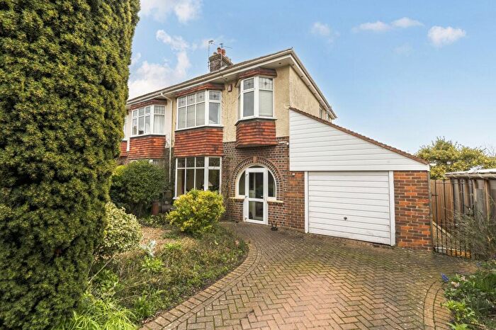 3 Bedroom Semi Detached House For Sale In Beatrice Road, Salisbury, SP1