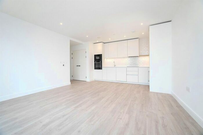 2 Bedroom Flat To Rent In Beresford Avenue, Wembley, HA0