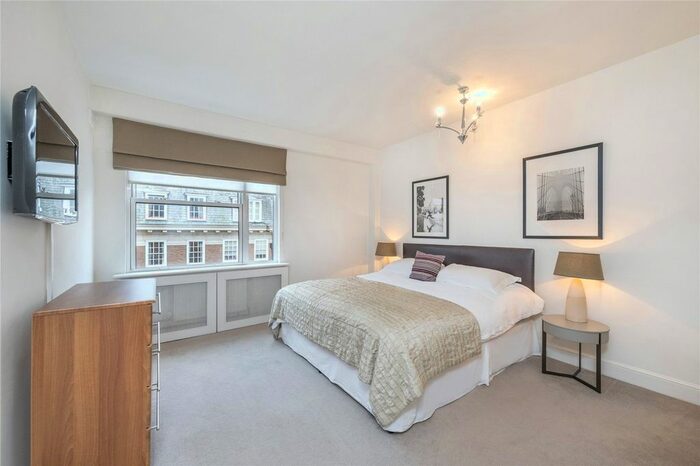 3 Bedroom Flat To Rent In Weymouth Street, Fitzrovia, W1W