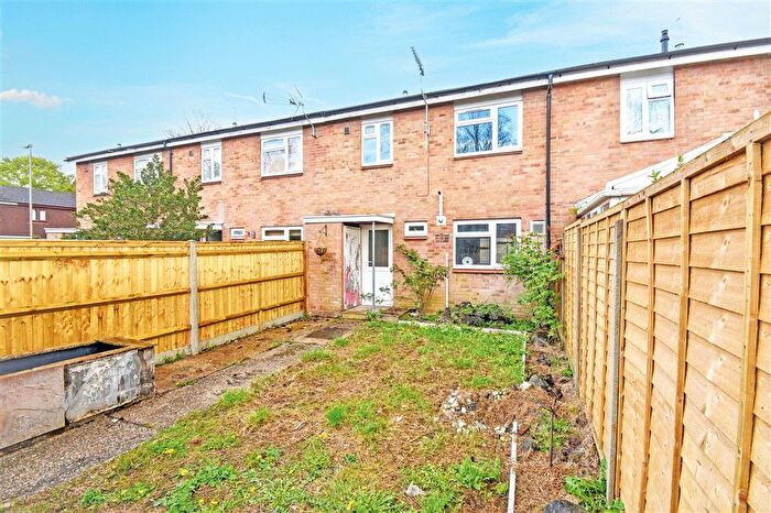 3 Bedroom Terraced House For Sale In Whistler Close, Basingstoke, RG21