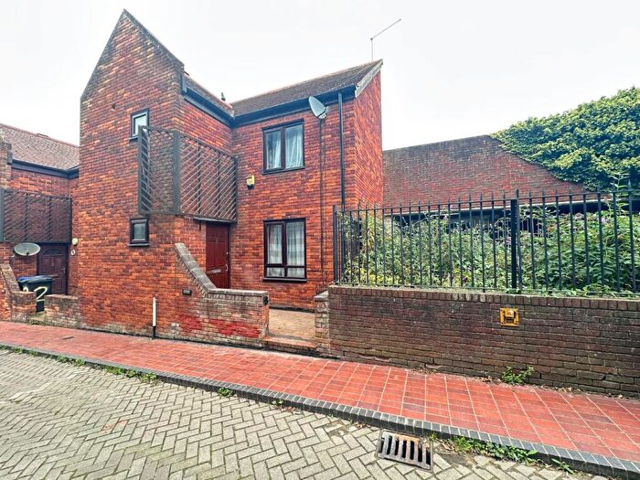 2 Bedroom End Of Terrace House For Sale In Canterbury, Kent, CT1
