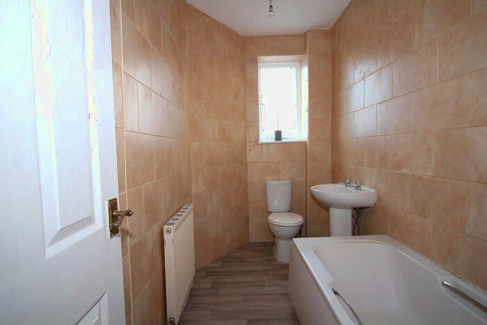 3 Bedroom End Of Terrace House To Rent In Grosvenor Street, Heywood, Rochdale, OL10