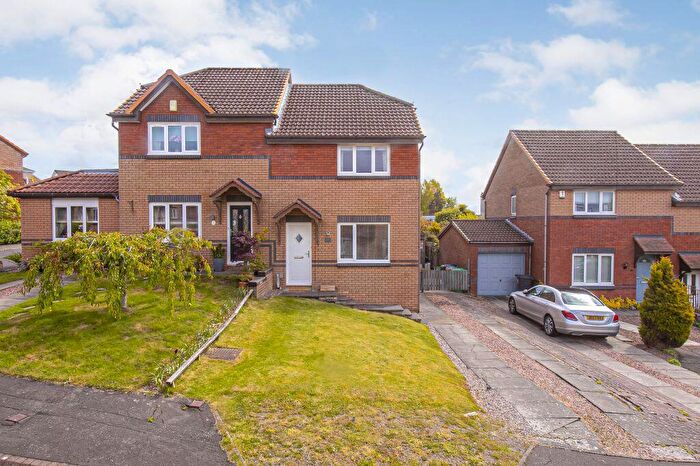 3 Bedroom Semi Detached House For Sale In Kinnaird Place, Dunfermline, KY12