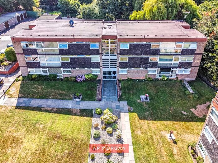 2 Bedroom Flat For Sale In Wolverhampton Road, Oldbury, Sandwell, West Midlands, B68