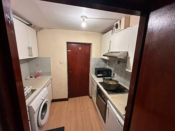 1 Bedroom Flat To Rent In Romford Road, London, E7