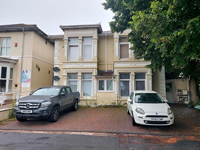 2 Bedroom Flat To Rent In Queen Victoria Road, Llanelli, SA15