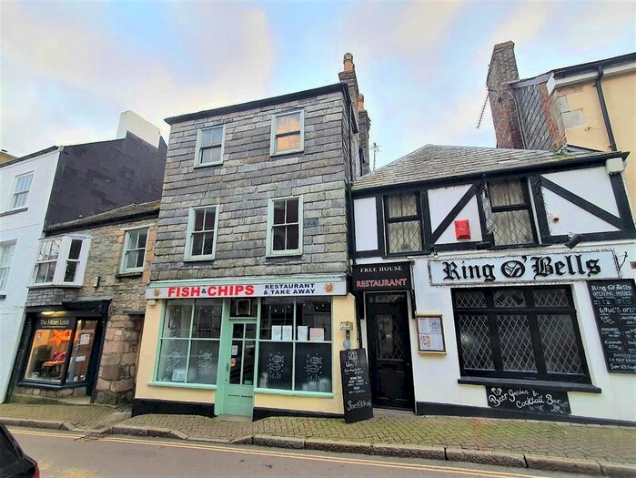 2 Bedroom Flat To Rent In Bank Street, St. Columb, TR9